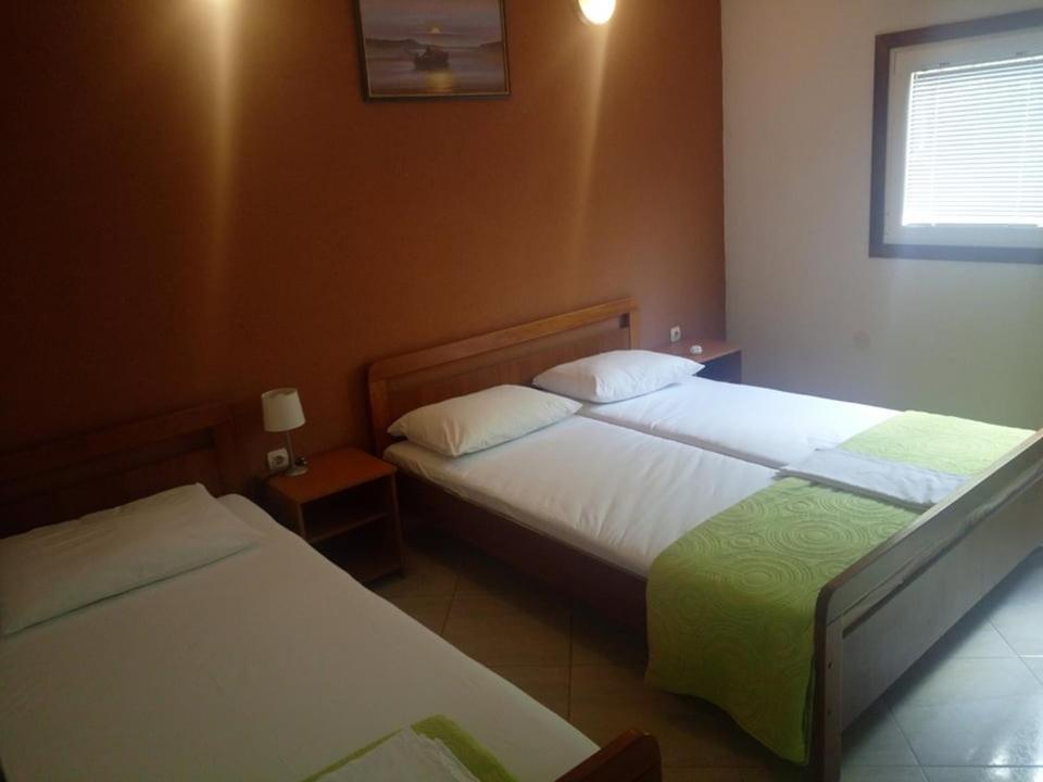 Apartments Salamun Biograd Na Moru Esterno foto